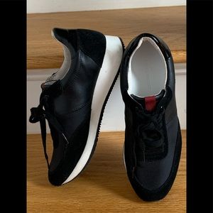 Essential Trainer Sneaker